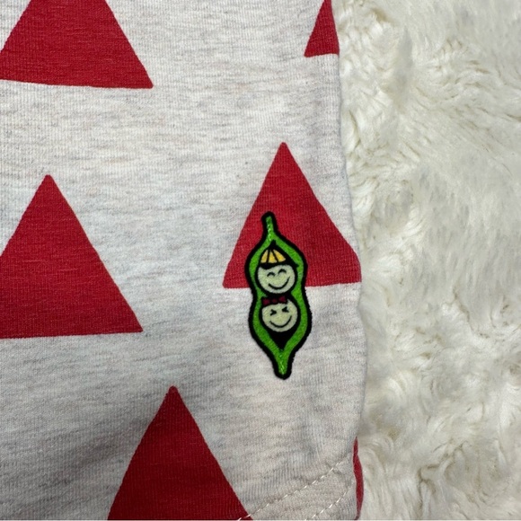 Peekaboo Beans Shirt Long Sleeved Triangles White & Red Size 6 - Picture 11 of 16